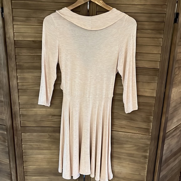 Alya‎ long sleeve faux wrap dress - Picture 4 of 10